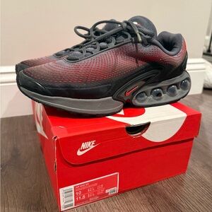 Nike Air Max Men's Sneakers - Black and Gray